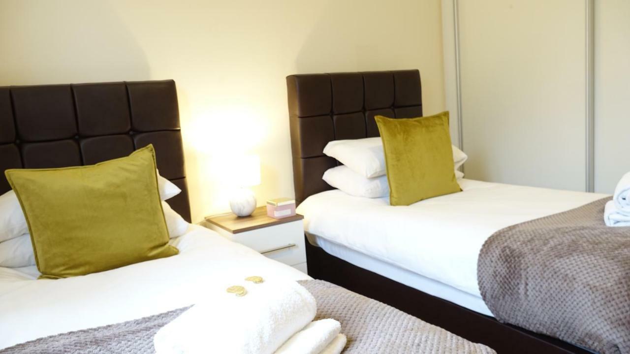 Lux Airport Haven: 2-bed With Free Parking *