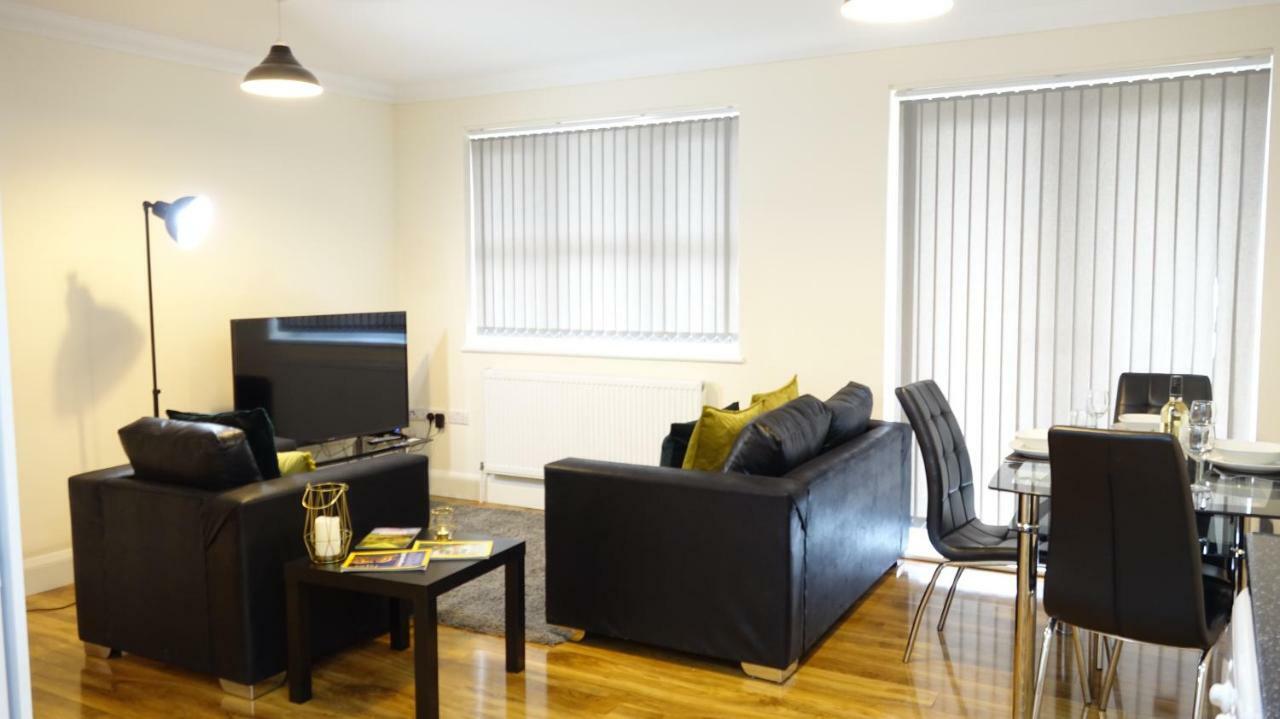 Lux Airport Haven: 2-bed With Free Parking *