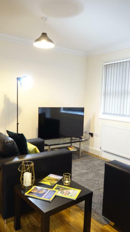 Lux Airport Haven: 2-bed With Free Parking *