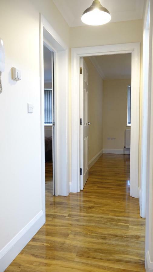 Lux Airport Haven: 2-bed With Free Parking Apartment